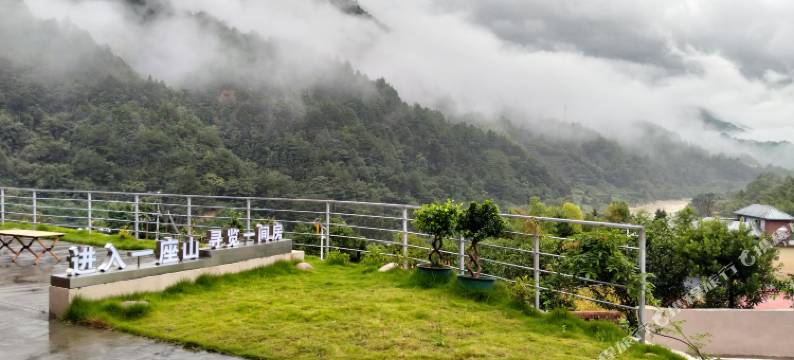 宜章•进入一座山•寻览一间房图片