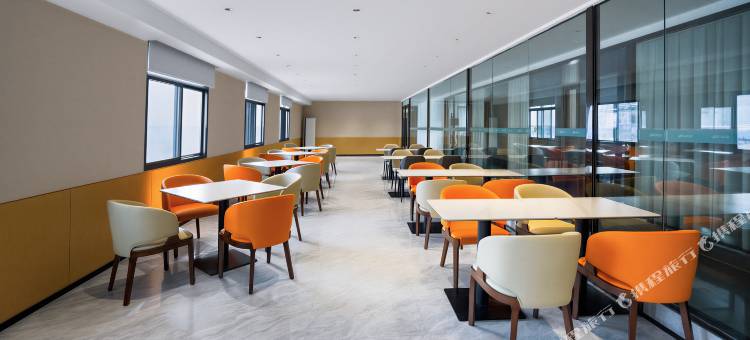 艺选安來酒店(巴中王府井万达广场店)图片