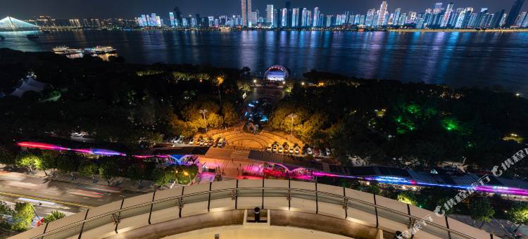 武汉江滩世茂凡象酒店(江汉路步行街店)图片