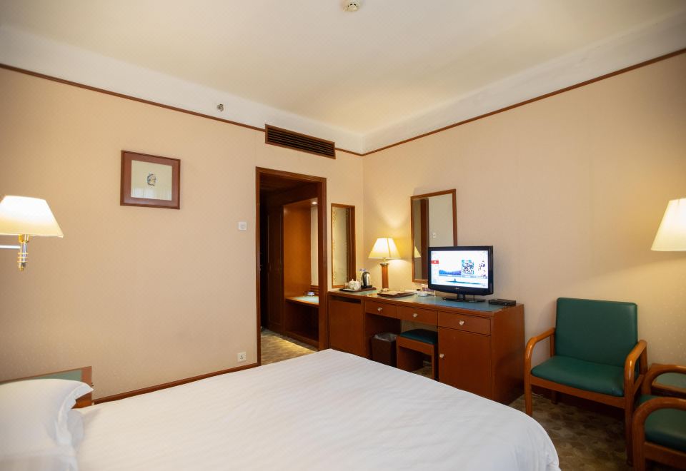 Hangzhou Overseas Chinese Hotel Hotel Overview