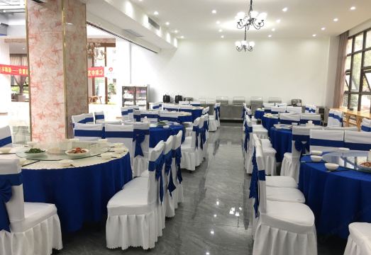 Nanxing holiday hotel (Mount Emei tourist center, Emeishan high-speed railway station) Hotel Overview