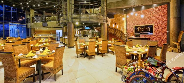 三宝垄橡树翡翠会议酒店(Oak Tree Emerald Hotel & Conventions Semarang)图片