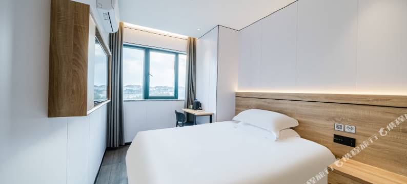 青季酒店MINI(上海外高桥光明路店)图片