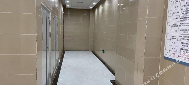 达琳loft艺术家美宿(淮安楚州万达店)图片