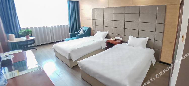 松滋豪泰滨江大酒店(新江口大桥市标店)图片