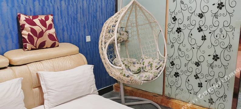 南阳鑫鑫主题宾馆(师院店)图片