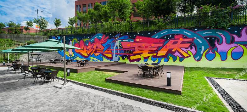 重庆东站长生桥地铁站亚朵酒店图片