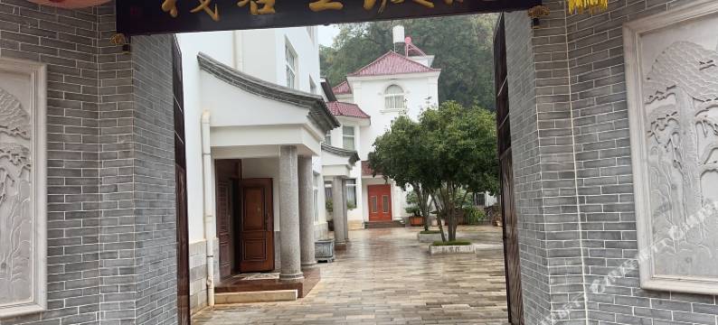 龙坡里客栈图片