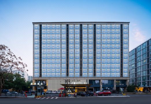 杭州西溪古墩路亚朵S酒店外景图