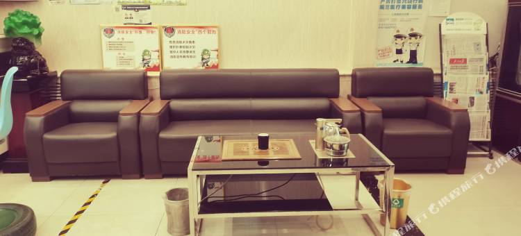 华隆商务宾馆(阿拉尔威尼斯商业街店)图片