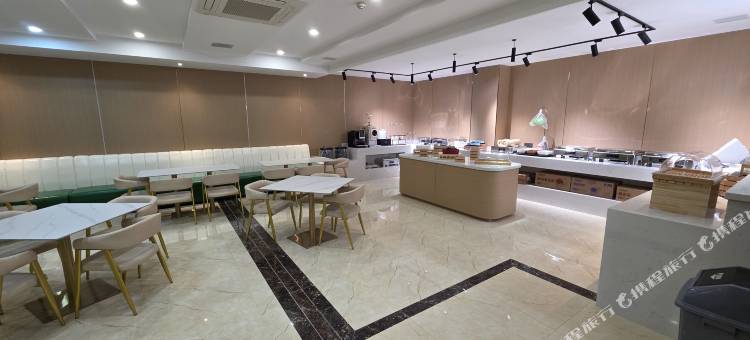 柏丽艾尚国际酒店(大连西安路中央大道旅游文化购物中心店)图片