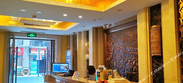 重庆渝阁楼酒店(弹子石地铁站国际社区店)图片