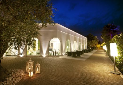 Giardino Dei PiniHotel Overview