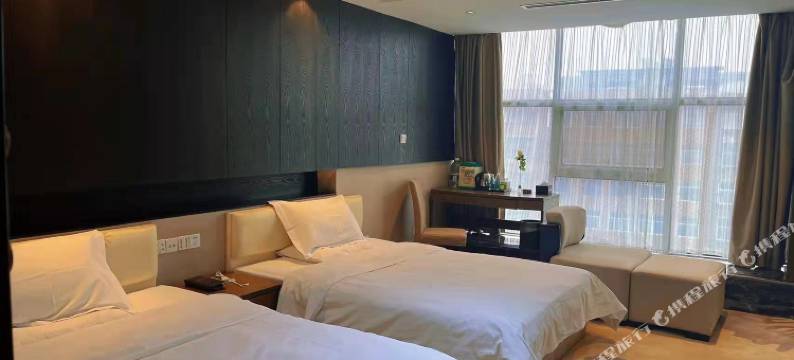 鸿源酒店(固始根亲文化公园佳乐时代广场店)图片