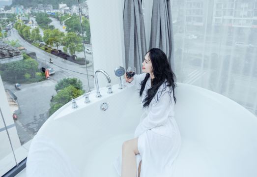 Yangshuo Yikesu Hotel (Yulonghe Shanshui Avenue Branch) Hotel Overview