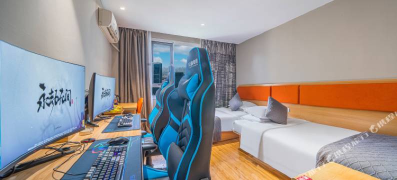 尖峰电竞酒店(两路口地铁站皇冠大扶梯店)图片