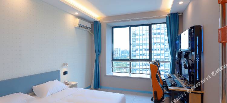 网鱼电竞酒店(苏州火车站万达广场店)图片