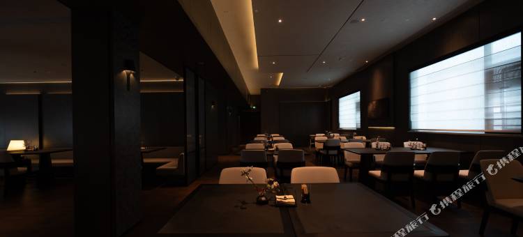 张家界国家森林公园标志门亚朵酒店图片