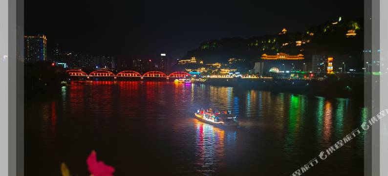 河畔云居青年旅舍图片