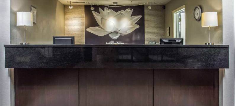 奥什科什拉昆塔温德姆酒店(La Quinta Inn by Wyndham Oshkosh)图片