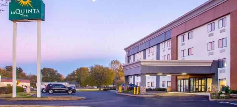 圣路易斯黑兹尔伍德机场北拉昆塔温德姆酒店(La Quinta Inn by Wyndham St. Louis Hazelwood - Airport North)图片