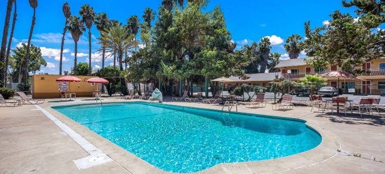 埃斯孔迪多市中心品质酒店(Quality Inn Escondido San Diego North County)图片