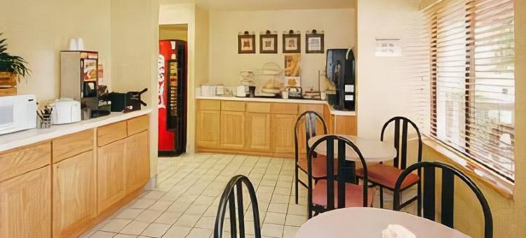 春之湖 - 费耶特维尔自由堡附近舒眠套房酒店(Sleep Inn & Suites Spring Lake - Fayetteville Near Fort Bragg)图片