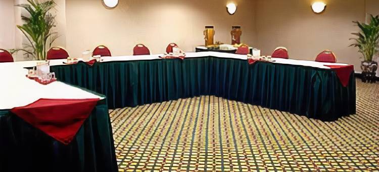 辛辛那提 I-275 凯艺套房酒店(Quality Inn & Suites Cincinnati I-275)图片