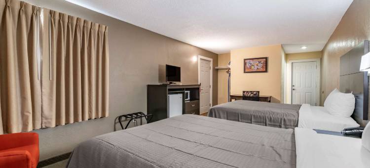 乔治湖奥特莱斯罗德威酒店(Rodeway Inn Lake George Outlets)图片