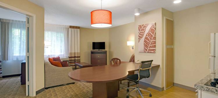 芝加哥霍夫曼庄园美茵斯坦套房酒店(MainStay Suites Chicago Hoffman Estates)图片