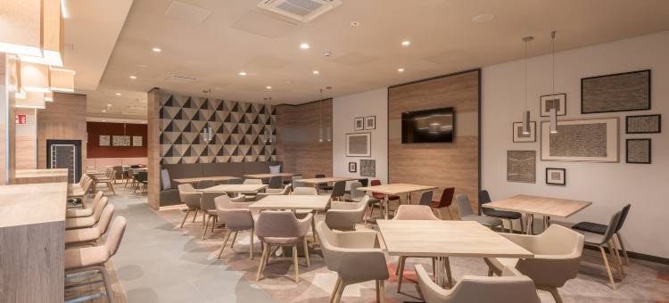 法兰克福市中心东希尔顿欢朋酒店(Hampton by Hilton Frankfurt City Centre East)图片