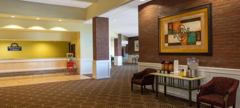 塔拉哈西会议中心I-10温德姆戴斯套房酒店(Days Inn & Suites by Wyndham Tallahassee Conf Center I-10)图片