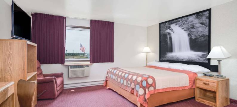 托马威斯康星速8酒店(Super 8 by Wyndham Tomah Wisconsin)图片