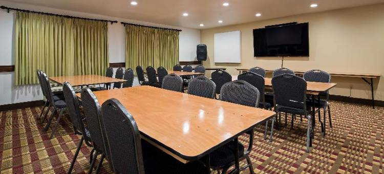 白松酒店套房(White Pines Inn & Suites)图片