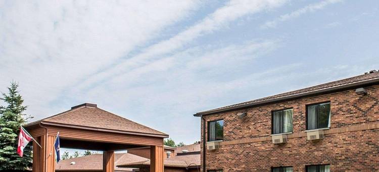 佩托斯基-哈伯斯普林斯凯艺酒店(Quality Inn Petoskey-Harbor Springs)图片