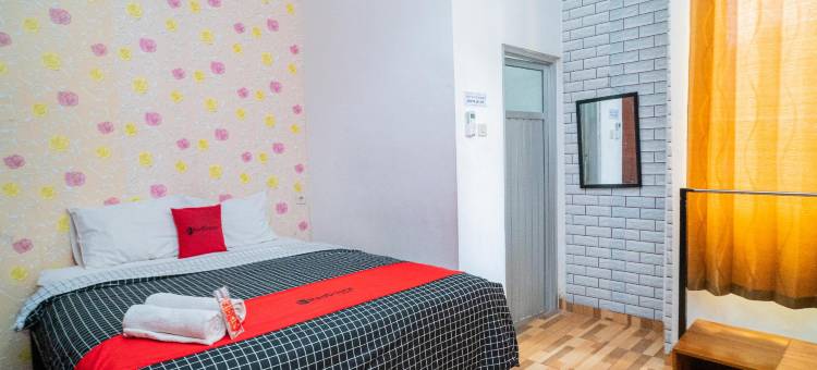 红多兹伊斯兰酒店-谏义里塞洛芒棱(RedDoorz Syariah @ Selomangleng Kediri)图片