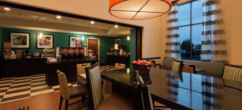 克拉克斯维尔欢朋酒店(Hampton Inn & Suites Clarksville)图片