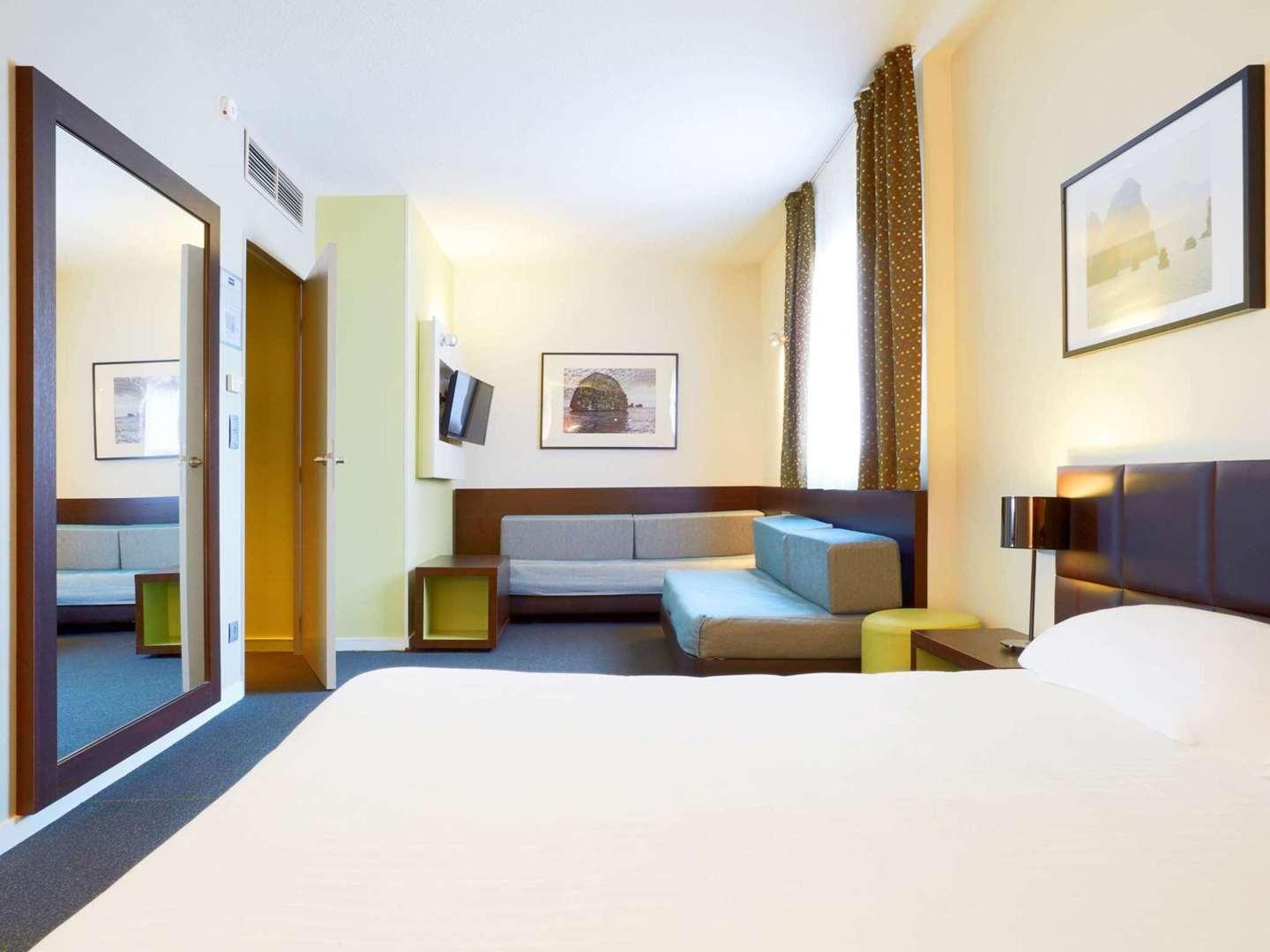 Kyriad Orly AÉROPORT - Athis Mons Over view