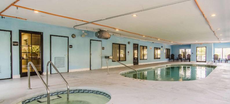 品质酒店套房格雷厄姆 - 伯灵顿南(Quality Suites Graham - Burlington South)图片