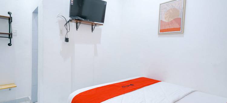 红多兹酒店-近班丹西博尔加海滩(RedDoorz Near Pantai Pandan Sibolga)图片