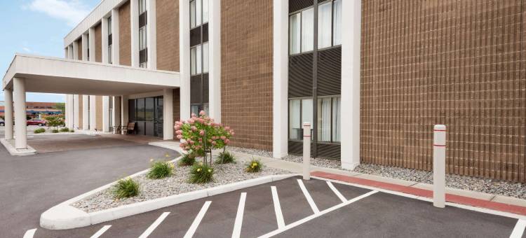 利物浦-锡拉丘兹北机场速8酒店(Super 8 by Wyndham Liverpool/Syracuse North Airport)图片