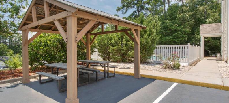 奥古斯塔河观察麦客达套房酒店(Microtel Inn & Suites by Wyndham Augusta Riverwatch)图片