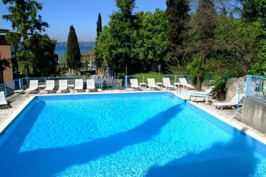 Hotel Broglia Over view