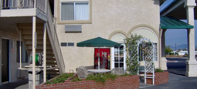 里奇克雷斯特速8酒店(Super 8 by Wyndham Ridgecrest)图片