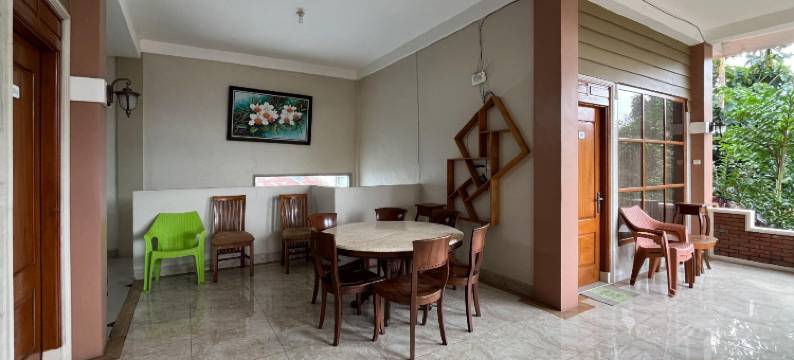 乌尔班维尤卡尼加拉巴图酒店(Urbanview Syariah Hotel Kanigara Batu)图片