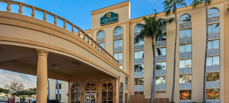 西棕榈滩机场拉昆塔温德姆套房酒店(La Quinta Inn & Suites by Wyndham West Palm Beach Airport)图片