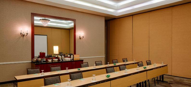 西部希利亚德哥伦布万怡酒店(Courtyard Columbus West/Hilliard)图片