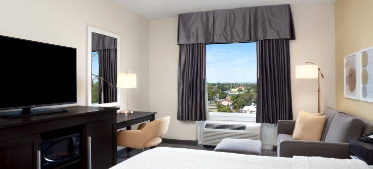 哈兰代尔海滩阿文特拉希尔顿欢朋酒店(Hampton Inn Hallandale Beach-Aventura)图片