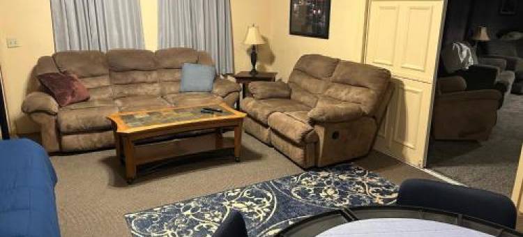 别墅(Lodge 545 Complete Large Brick House Fully Furnished)图片