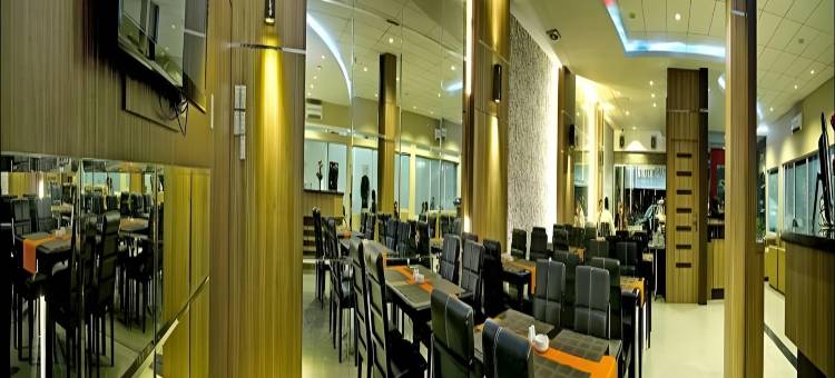 北干巴鲁本滕酒店(Benteng Hotel Pekanbaru)图片